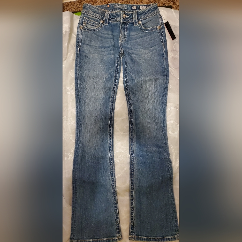 NWT - Miss Me Jeans. Size 27.